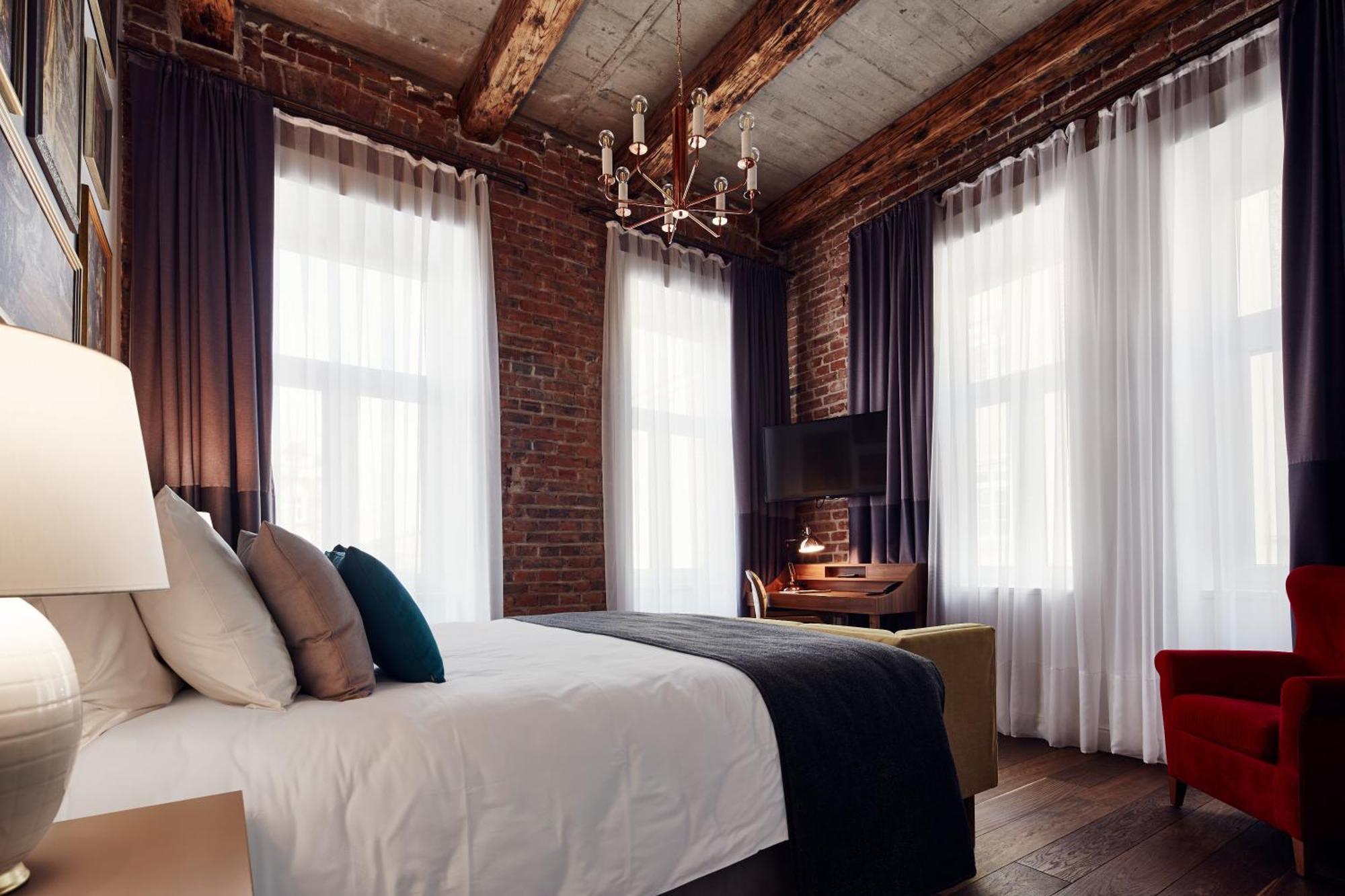 Premium King Room